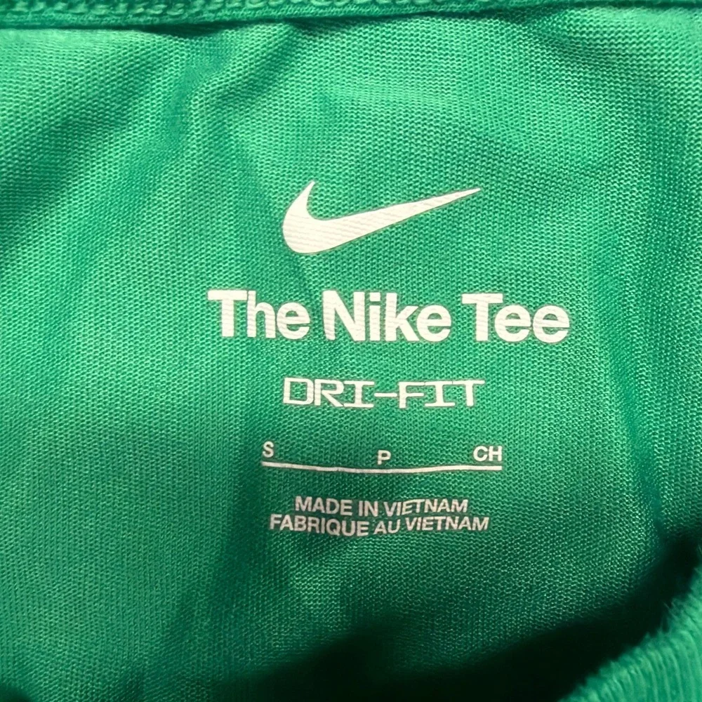 Nike Dri-FIT Green Basketball Graphic Tee Men's Small S Short Sleeve Shirt
